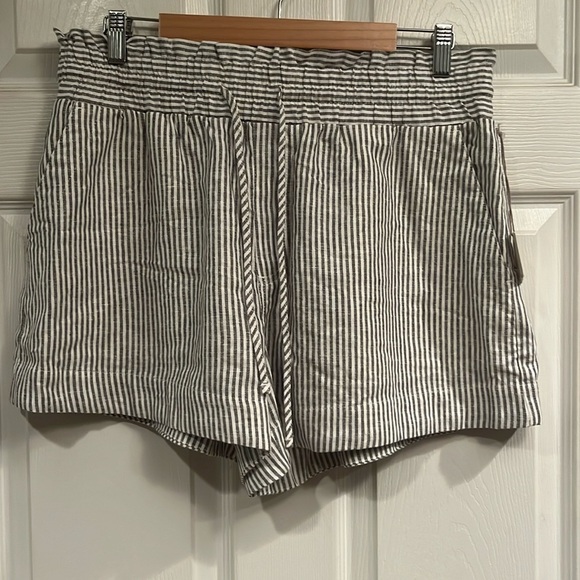 a new day Pants - A New Day brand size L linen shorts- NWT